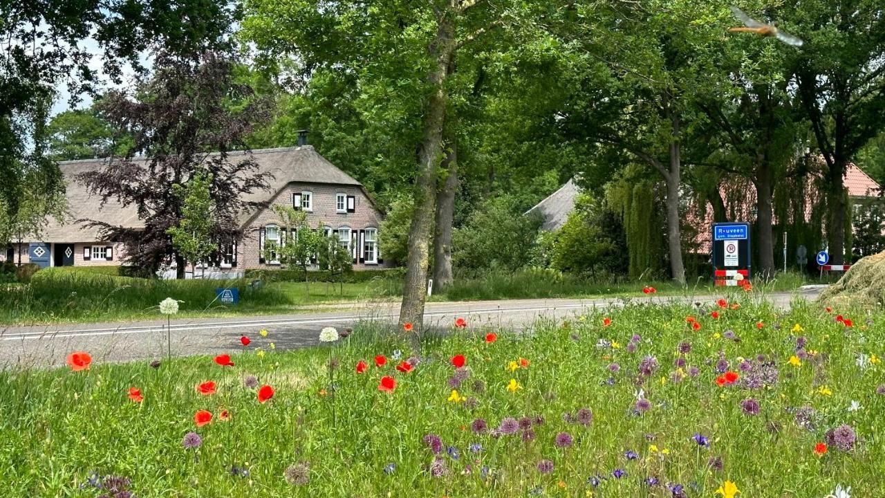 Bedandbreakfastrouveen Exterior photo
